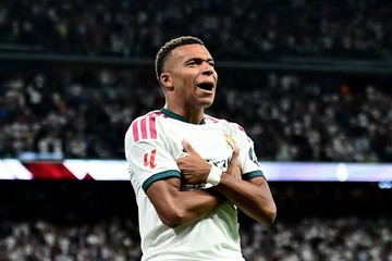 Mbappe-Hat-Trick-Mourinho-Dia-Bisa-Cetak-Empat-Gol