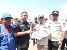 Mendagri Tito Karnavian Tinjau Pengungsian Gempa di Palue, Pastikan Kebutuhan Dasar Terpenuhi