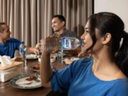 Minum Air Mineral Bantu Jaga Kesehatan Tubuh Secara Menyeluruh