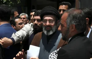 Mojtaba Khamenei Tunjuk Enam Pemimpin Tertinggi Militer Iran