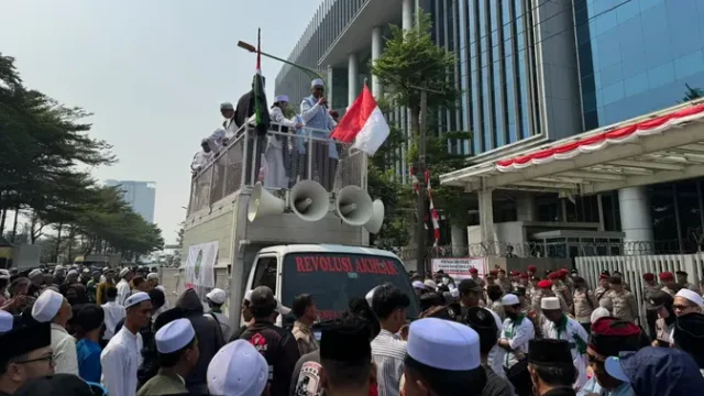 Ormas-Protes-Tantangan-Hafal-Alquran-Berhadiah-Miras-di-OT-Building