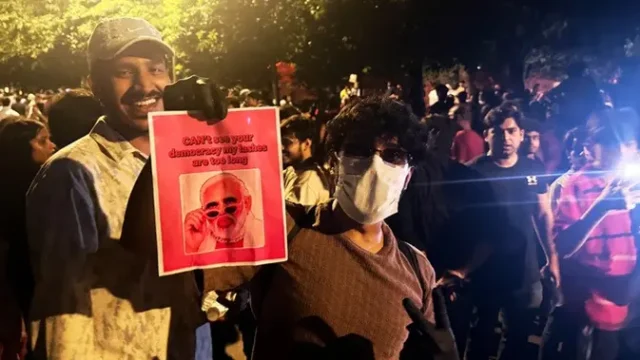 PM-India-Maafkan-Mahasiswa-yang-Caci-Maki-Dirinya-di-Aksi-Protes