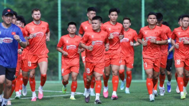 Patrik-Le-Giang-Tantang-Suporter-Garuda-di-Pakansari