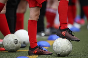Pemain-yang-Pindah-39-Klub-dalam-18-Tahun-Kisah-Zeph-Thomas-yang-Tak-Biasa