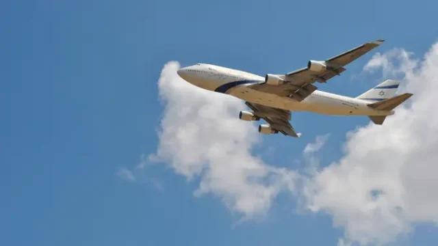 Penerbangan-Terlama-Dunia-Tembus-24-Jam-Qantas-Pecahkan-Rekor