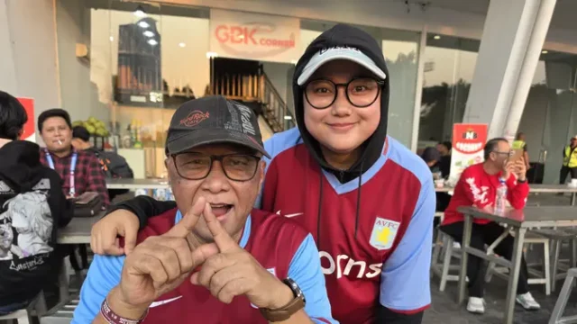 Penggemar-Aston-Villa-Berbondong-bondong-ke-GBK-Sambut-Tim-Idola
