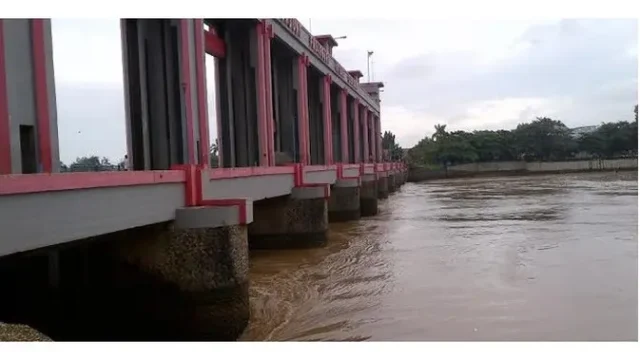 Perempuan-Malaysia-Tewas-Terbelit-Kerudung-di-Penggerak-Pintu-Air
