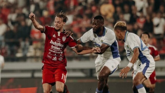 Persib-Balikkan-Ketinggalan-1-2-Juara-Dewata-Challenge-Series-2026-dengan-Gol-Kemenangan-di-Injury-Time