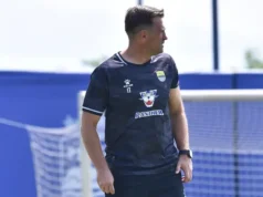 Persib Bandung Bertahan di Tengah Badai Jadwal dan Perubahan Pelatih