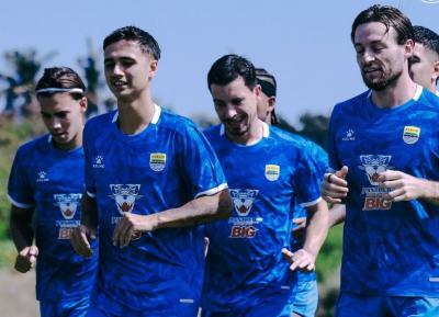 Persib-Bandung-Lengkap-Siap-Hadapi-Bali-United-di-Stadion-Dipta