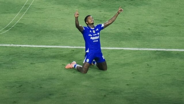 Persib-Tetap-Pertahankan-Ramon-Tanque-Meski-Sudah-Datangkan-Balsa-Sekulic