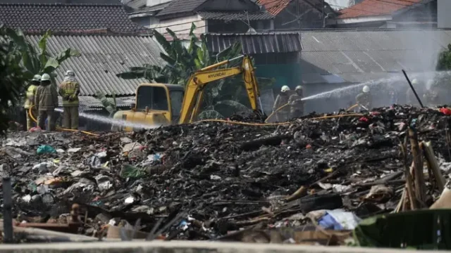 Perusahaan-Angkut-Sampah-Ilegal-Akan-Diumumkan-Nama-dan-Identitasnya