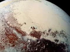 Pluto Dicabut Statusnya sebagai Planet pada 24 Agustus 2006