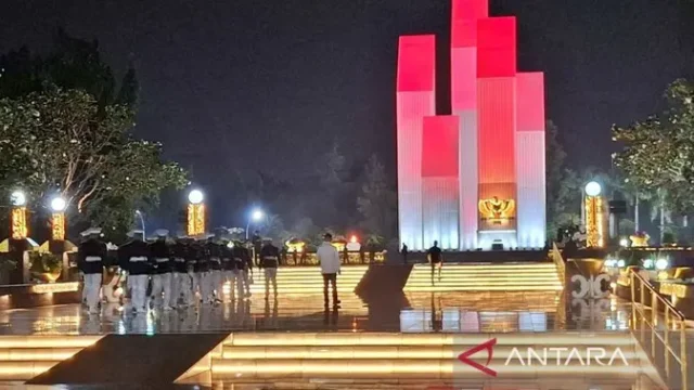 Presiden-Prabowo-Pimpin-Ziarah-Nasional-dan-Renungan-Suci-di-TMP-Kalibata