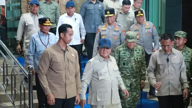 Presiden-Prabowo-Tinjau-Langsung-Dampak-Gempa-di-NTT
