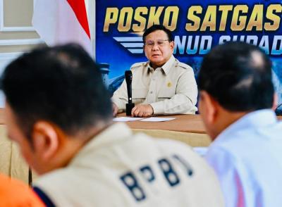 Presiden-Prabowo-Tinjau-Langsung-Karhutla-di-Kalbar-Pimpin-Ratas-di-Pangkalan-TNI-AU-Supadio