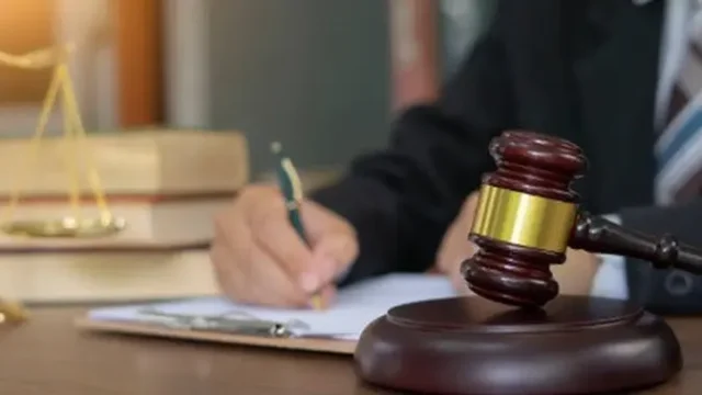 Pria-AS-Dikenai-Sanksi-Usai-Coba-Manipulasi-AI-Pengadilan-Lewat-Teks-Tersembunyi