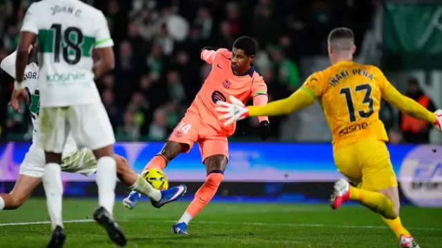 Rashford-Ditawarkan-ke-Roma-MU-Incar-Gelandang-Manu-Kone