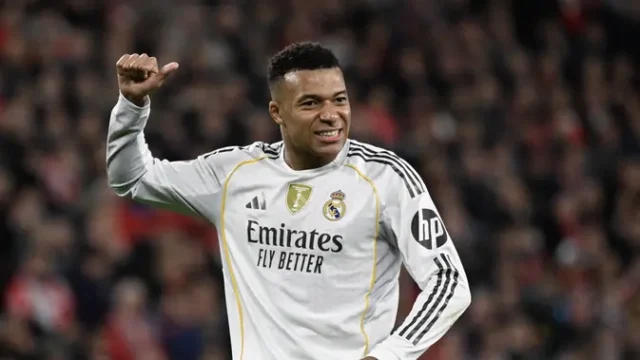 Real-Madrid-Siap-Duetkan-Mbappe-dan-Espi-Mourinho-Pilih-Formasi-4-4-2-Berlian