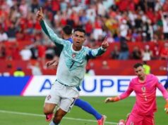 Ribuan Fans Ronaldo Heboh Kepung Gereja, Salah Kira Akan Ada Pernikahan Rahasia