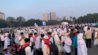 Ribuan Umat Padati Monas Ikuti Zikir dan Doa Kebangsaan