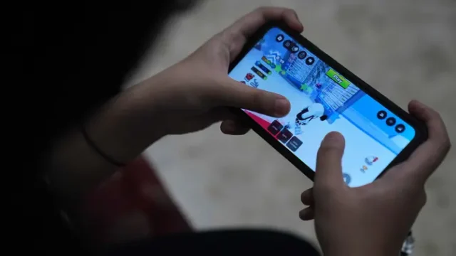 Roblox-Masih-Punya-Celah-Keamanan-Anak-Berisiko-Dihubungi-Orang-Dewasa
