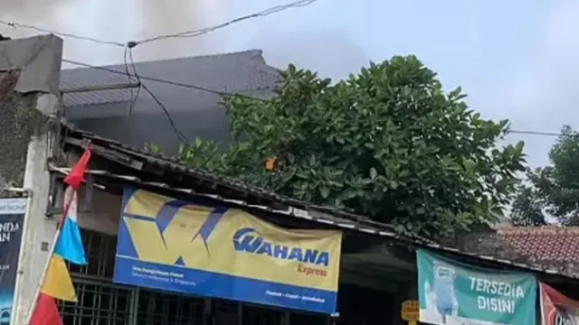 SD-di-Jagakarsa-Terbakar-17-Mobil-Pemadam-Dikerahkan