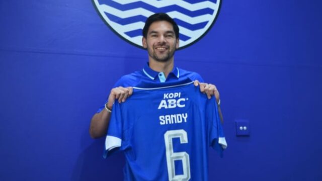 Sandy-Walsh-Cedera-Ringan-Persib-Tunggu-Kedatangan-Ragnar-di-Bali