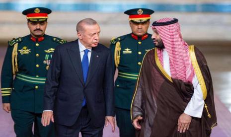 Saudi-Turki-dan-Pakistan-Resmi-Teken-Pakta-Pertahanan-Bersama