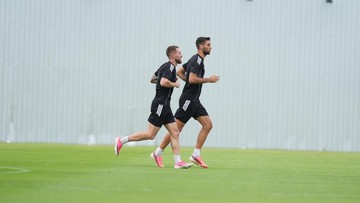 Shin-Tae-Yong-Gempur-Fisik-Pemain-Persija-Dua-Kali-Sehari-di-Thailand