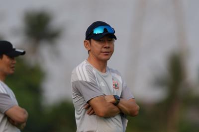 Shin-Tae-yong-Beri-Program-Khusus-bagi-Enam-Pemain-Baru-Persija
