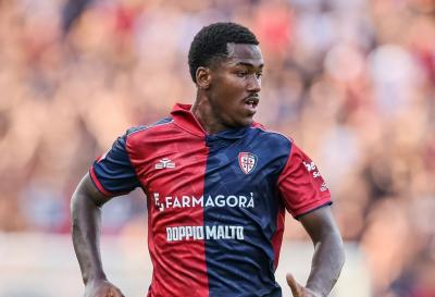 Striker-Cagliari-Yael-Trepy-Ditemukan-Pingsan-di-Kolam-Renang