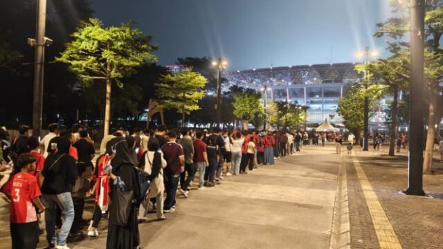Suporter-Serbu-GBK-Garnacho-Jadi-Magnet-Utama-Laga-Aston-Villa-vs-Indonesia-All-Stars