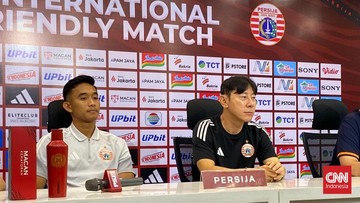 The-Jakmania-Boikot-Laga-Persija-vs-Brisbane-Roar-STY-dan-Rizky-Ridho-Bersuara