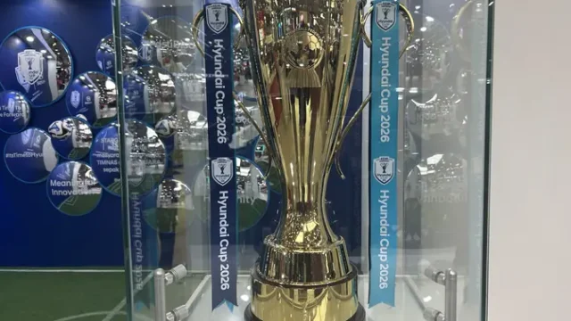 Trofi-Piala-AFF-2026-Menjadi-Magnet-di-GIIAS-Timnas-Indonesia-Sudah-Terhenti