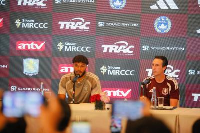 Tyrone-Mings-Terharu-Sambutan-Fans-Indonesia-Sayangkan-Tak-Bisa-Cicipi-Kuliner-Lokal