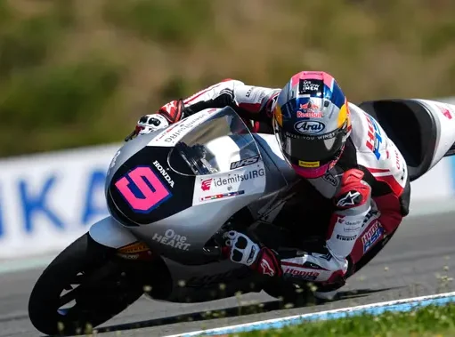 Veda Ega Pratama Tembus 10 Besar Moto3 Inggris 2026 dari Posisi 16