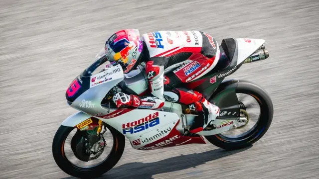 Veda-Ega-Pratama-Tembus-Tiga-Besar-Siap-Rebut-Pole-Position-di-Moto3-Inggris-2026