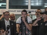 Vlahovic Resmi Gabung Besiktas, Kontrak Tiga Tahun dengan Gaji Rp135 Miliar Per Musim