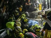 Wanita 32 Tahun Diselamatkan Setelah 36 Jam Terjebak Reruntuhan Gempa Kolombia