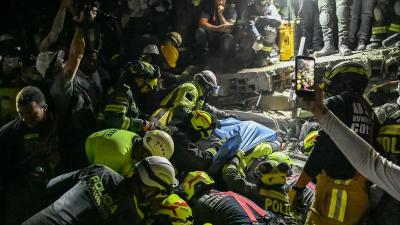 Wanita-32-Tahun-Diselamatkan-Setelah-36-Jam-Terjebak-Reruntuhan-Gempa-Kolombia