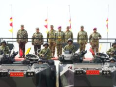 Wakil Panglima TNI dan Sejumlah Pejabat Negara Terima Warga Kehormatan dan Brevet Korps Marinir