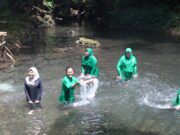 Jembatan Wisata Rampung, Persit Nikmati Keindahan Air Terjun Kampung Sesor