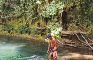 Keseruan Anak Anak Kp. Sesor menikmati Air Terjun, TMMD Ke-129 Buka Akses Wisata, Tangga Menuju Air Terjun Kini Lebih Nyaman Dilalui