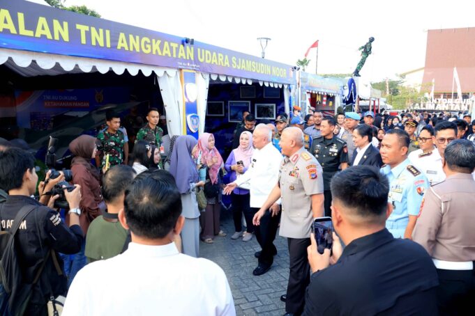 Terbang Dengan F-16, Gubernur Kalsel dan Forkopimda Rasakan Sensasi Dunia Tempur di Angkasa, Ramaikan Stand Lanud Sjamsudin Noor Kalsel Expo 2026