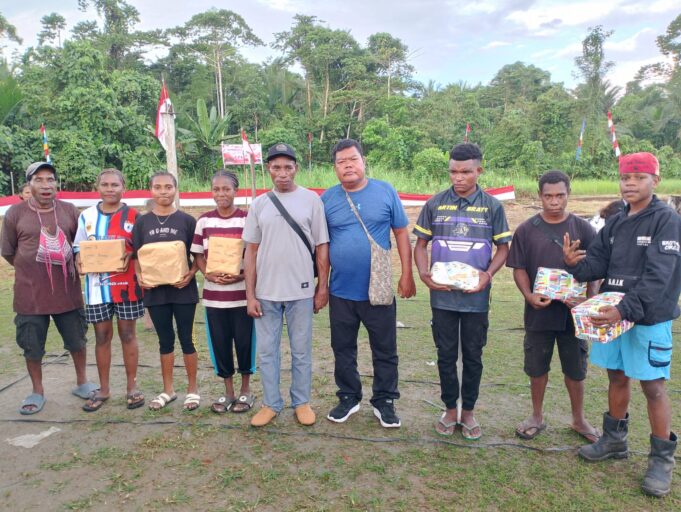 Peringati HUT ke-81 RI, Kepala Suku Kampung Suskun Keerom Gelar Lomba dan Bagikan Sembako untuk Pompa Semangat Nasionalisme