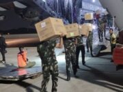 Hari Kesembilan Penanganan Gempa NTT, TNI Kerahkan 8.012 Personel dan Salurkan 803,824 Ton Bantuan