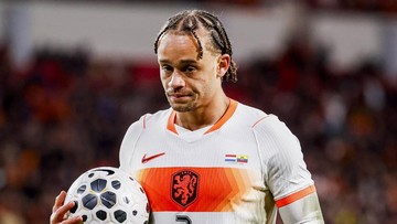 Xavi-Simons-Beri-Sambutan-Hangat-untuk-Pelatihnya-yang-Bernama-Sama