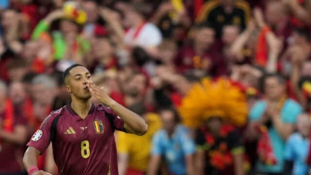 Youri-Tielemans-Akhirnya-Gabung-Manchester-United-Impian-10-Tahun-Terwujud