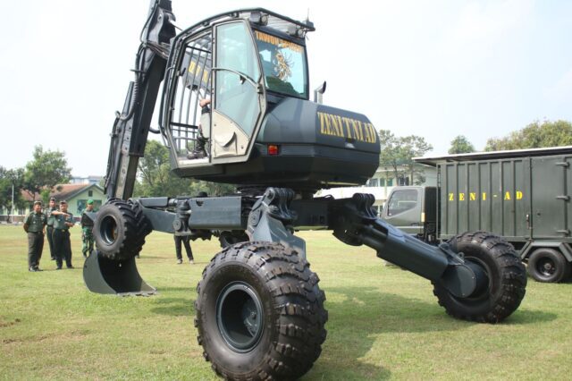 excavator spider1.jpg